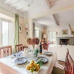 In Tuscany Near Lucca & Beaches Villa Camaiore